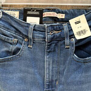 NEW Levi's 721 Skinny Jeans Size 27